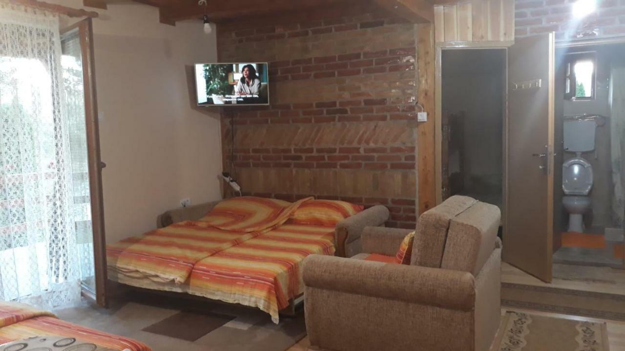 Apartman "Kapetana Luka" Ljubovija Exterior foto